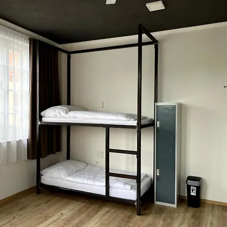 Waltz Hostel *