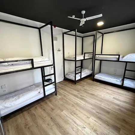Waltz Hostel *